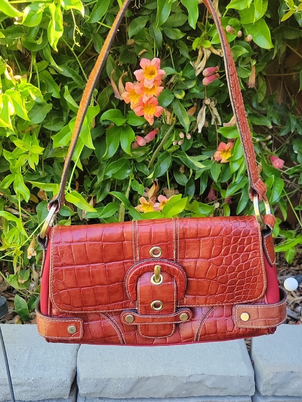 Y2K Red Leather Purse Croc-Embossed Shoulder Bag with Gold Hardware